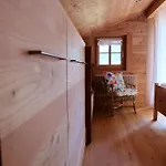 Comfortable Quiet With Great View 아파트 *
